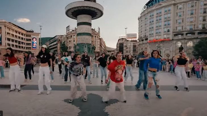 Одржан Флеш моб по повод меѓународниот ден на танцот, Скопје наесен домаќин на Светското првенство во хип хоп