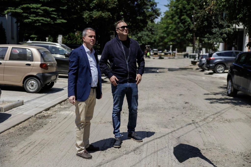 Герасимовски: Улицата „Дебарца” готова до крајот на месецот, се работи со полна пареа