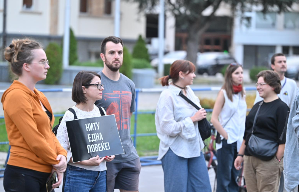 „Ниту една повеќе“ повторно на протест пред Собранието