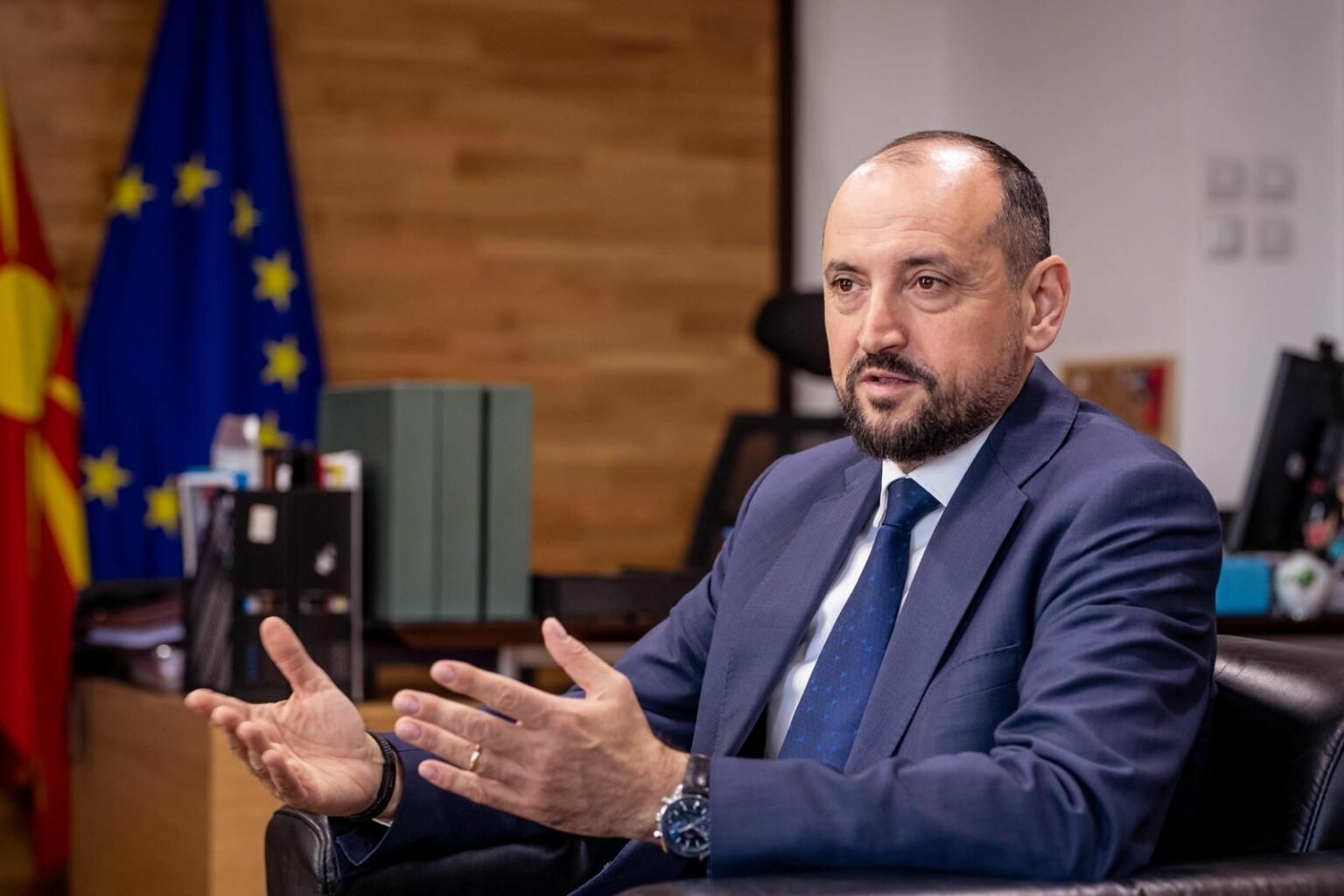 Битиќи: Минималната плата не е доволна ниту за храна 