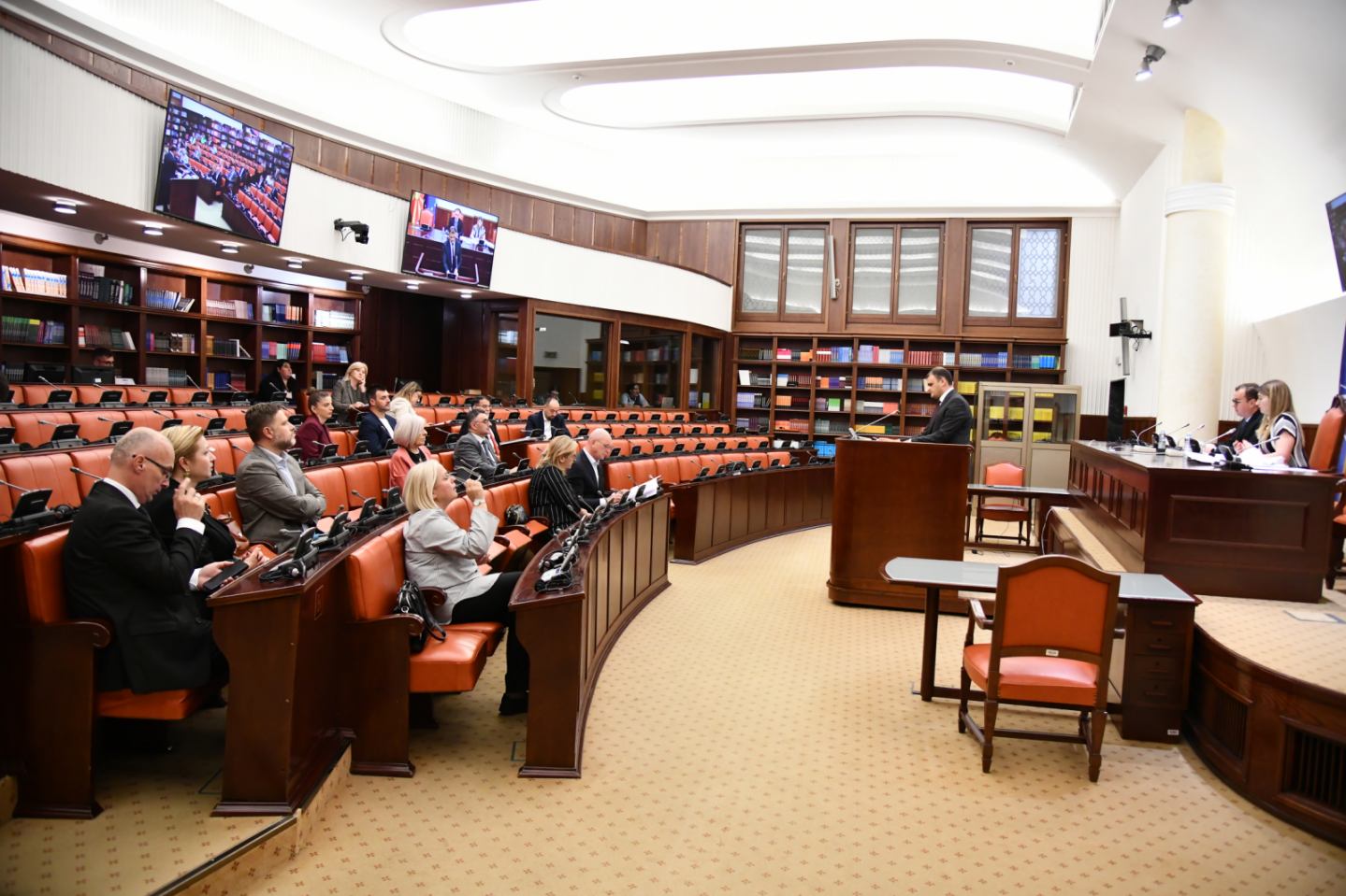 Предлог законот за парнична постапка е прифатлив, ќе се организира јавна расправа 