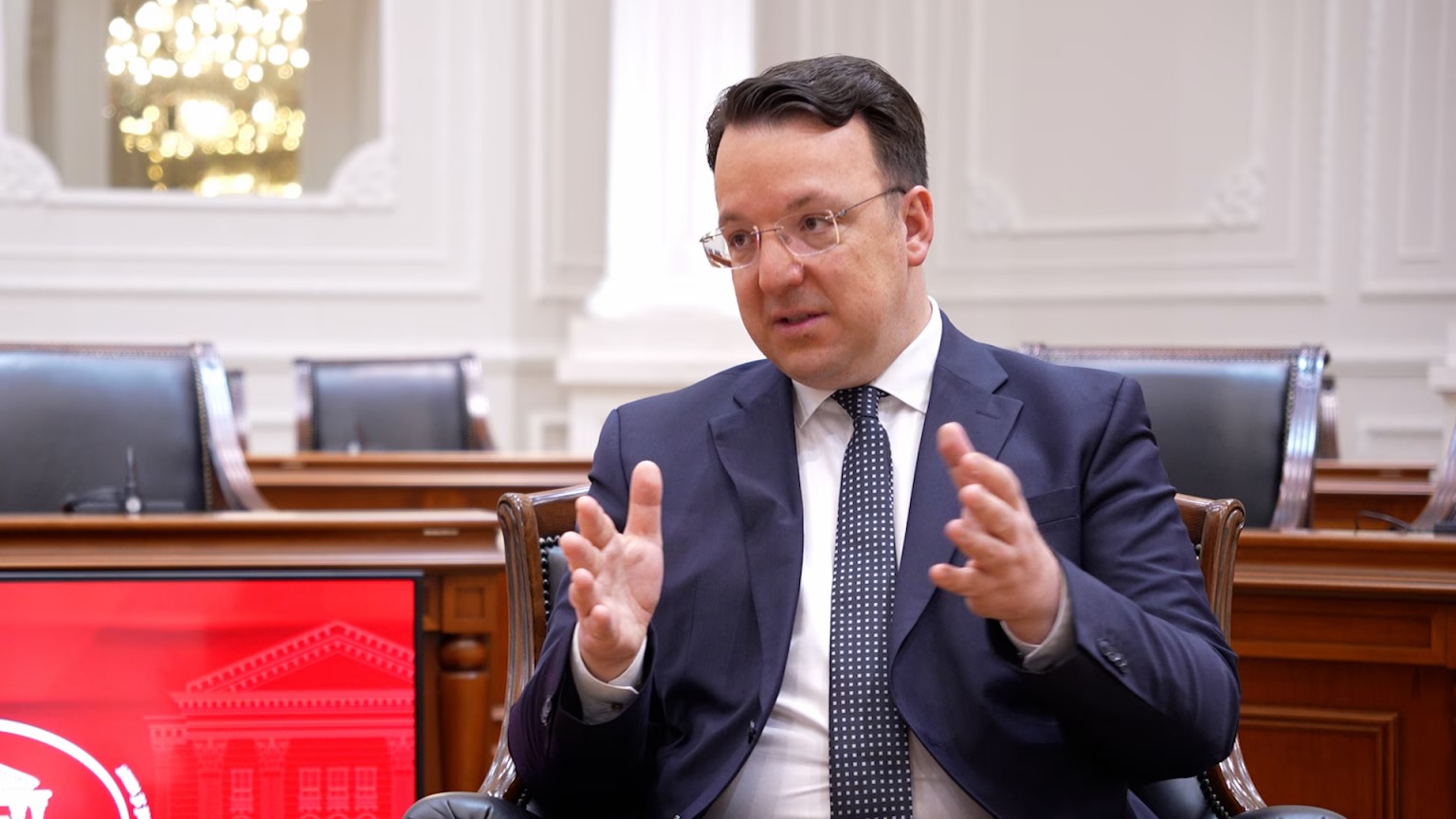 Николоски: Без увоз на работници, дел од компаниите ќе стават клуч на врата