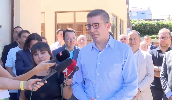 Мицкоски: Извозот расте побрзо од увозот, трговскиот дефицит се намалува