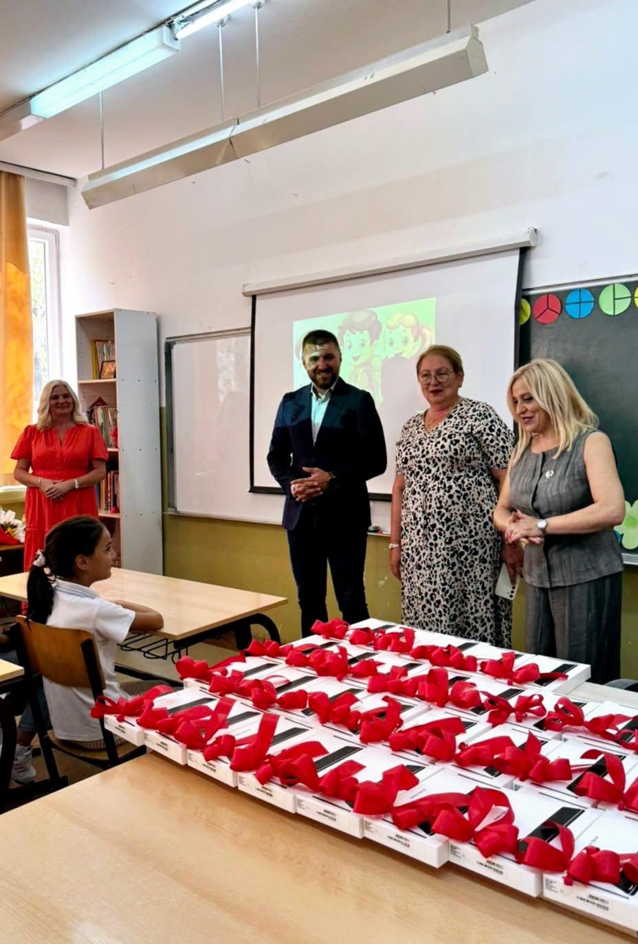 Четвртоодделенците во Аеродром и годинава добиваат таблети