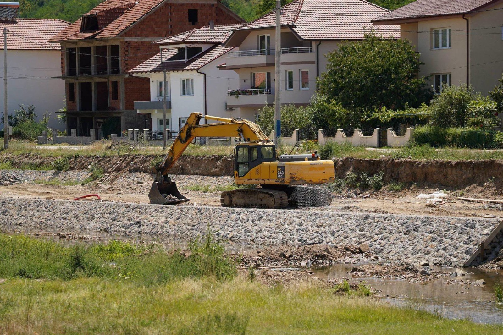 Надвор од асфалтот: Инвестиции во инфраструктура, зелена економија, дигитализација и јавни услуги